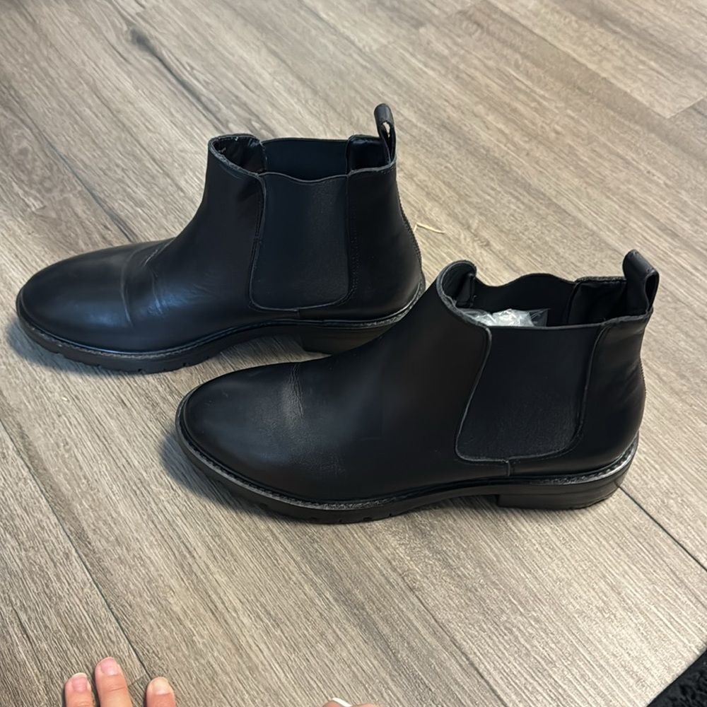 Steve Madden LYSETTE BLACK LEATHER Chelsea Ankle Boots Size 9.5 - Picture 7 of 10